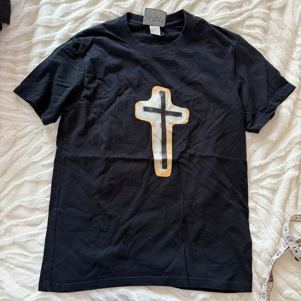 Cross graphic Shirt  Like new